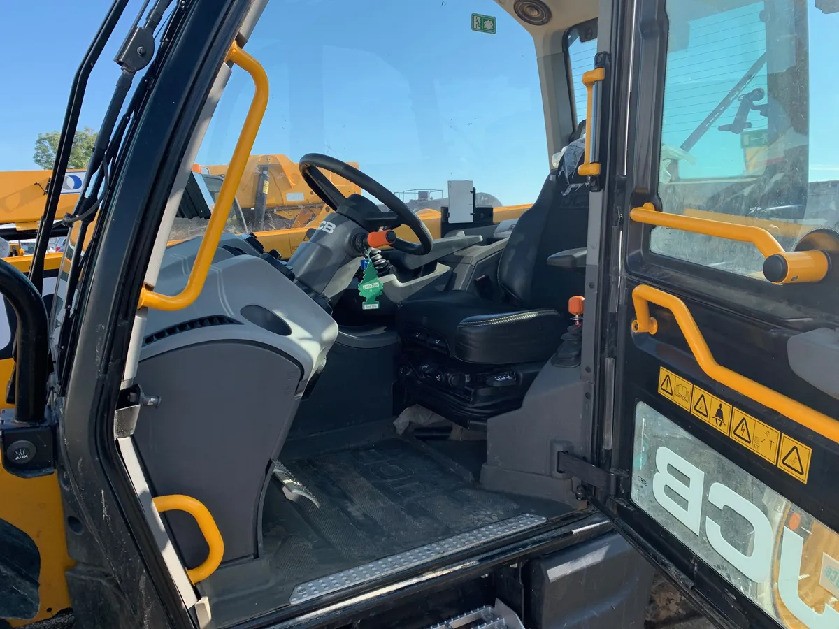 2022 JCB 542-70AG for sale at Southern Iron Equipment Lethbridge