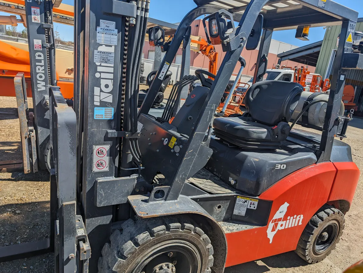 2022 Tailift PFG30-PS for sale at Southern Iron Equipment Lethbridge